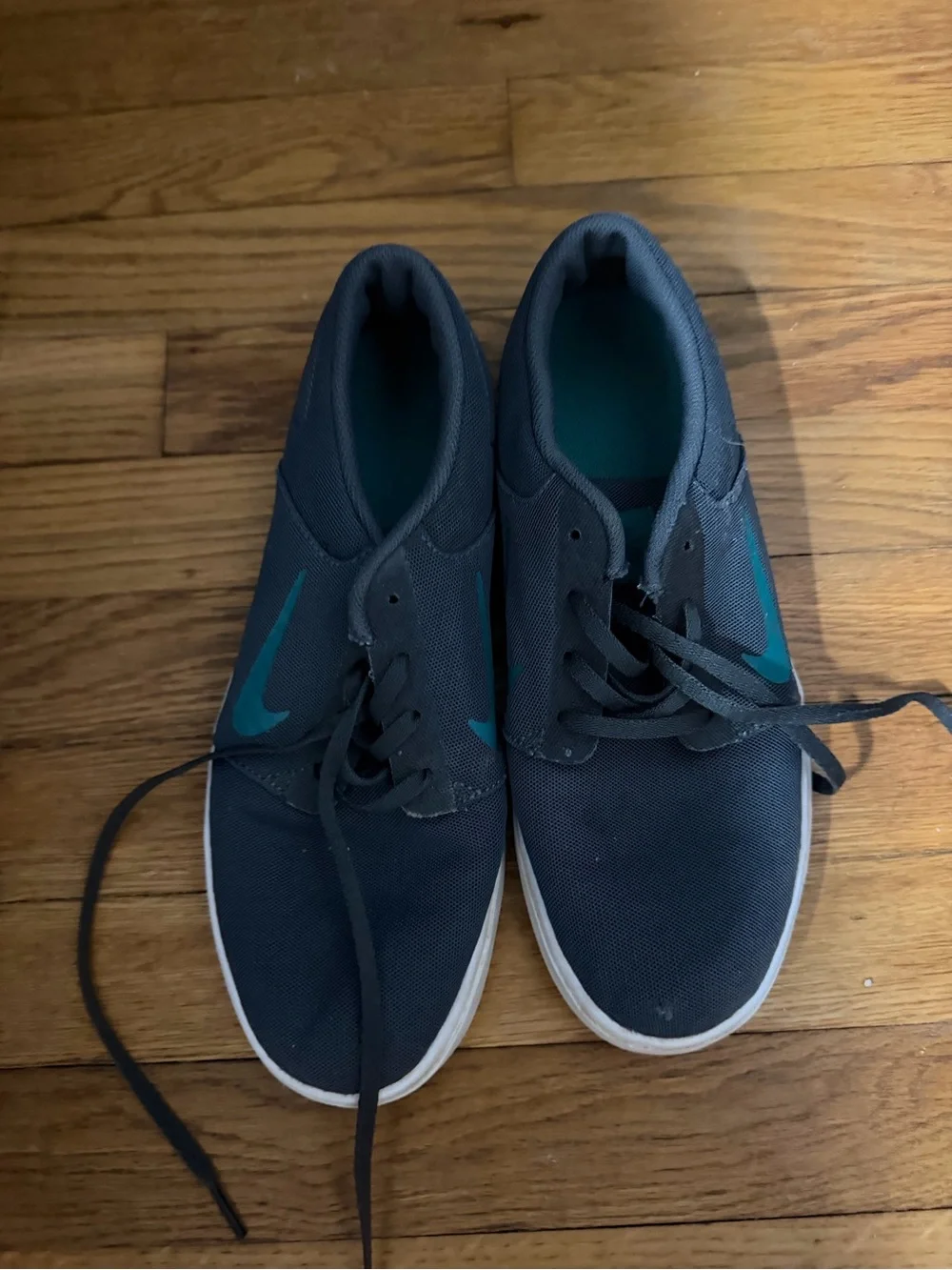 Nike Men's Dark Gray Sneakers with Teal Swoosh